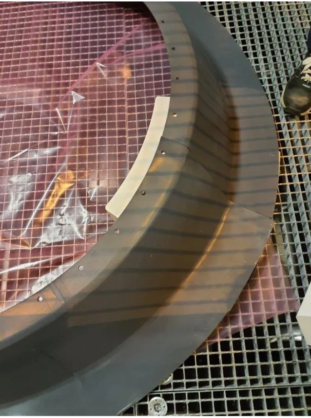 Bonding moulds for a nuclear site — photo 1