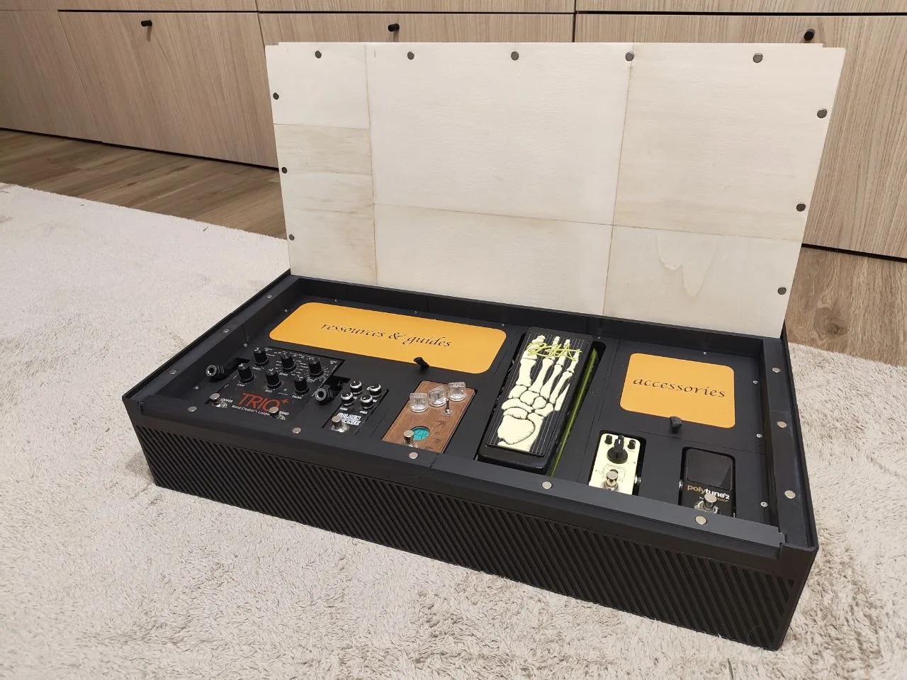 Bespoke pedalboard for a musician — photo 4