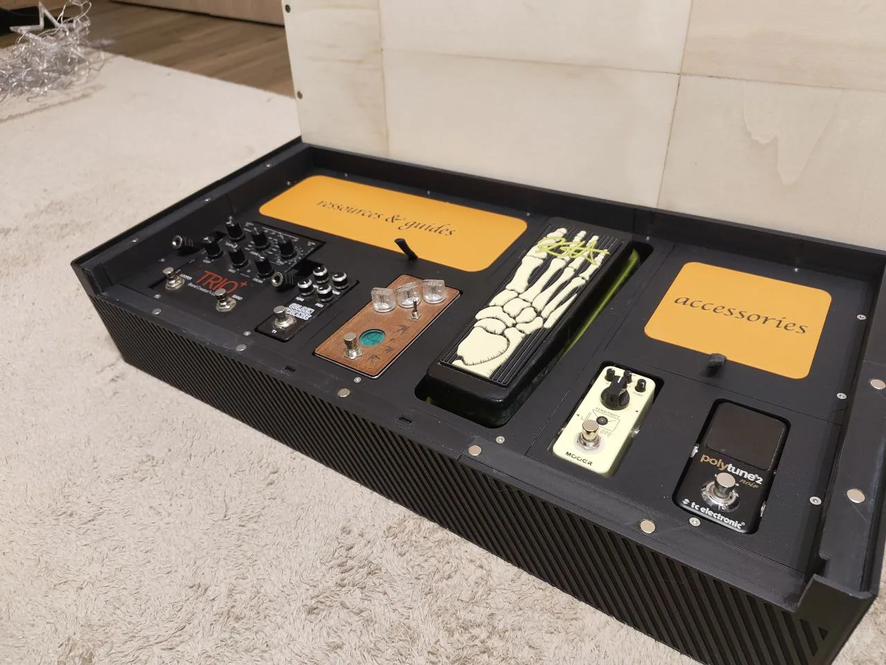 Bespoke pedalboard for a musician — photo 5